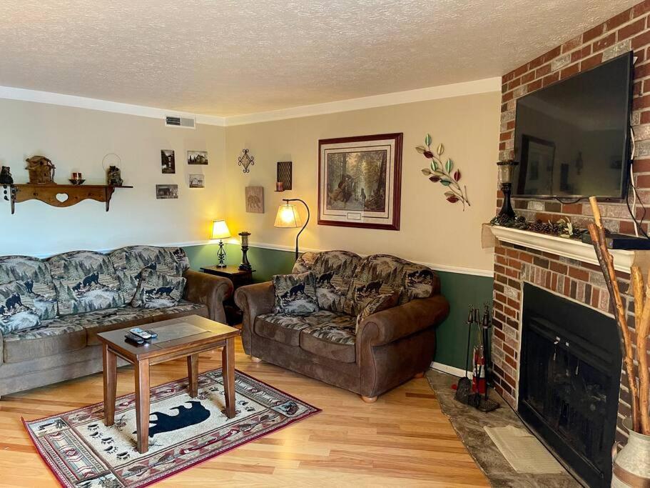 Relaxing Mountain Condo In Gatlinburg With City View ! Kültér fotó